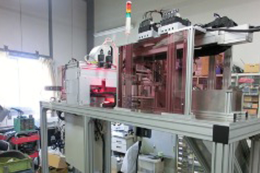 【ヒンジキャップ製造】樹脂成型品オンライン検査組立機